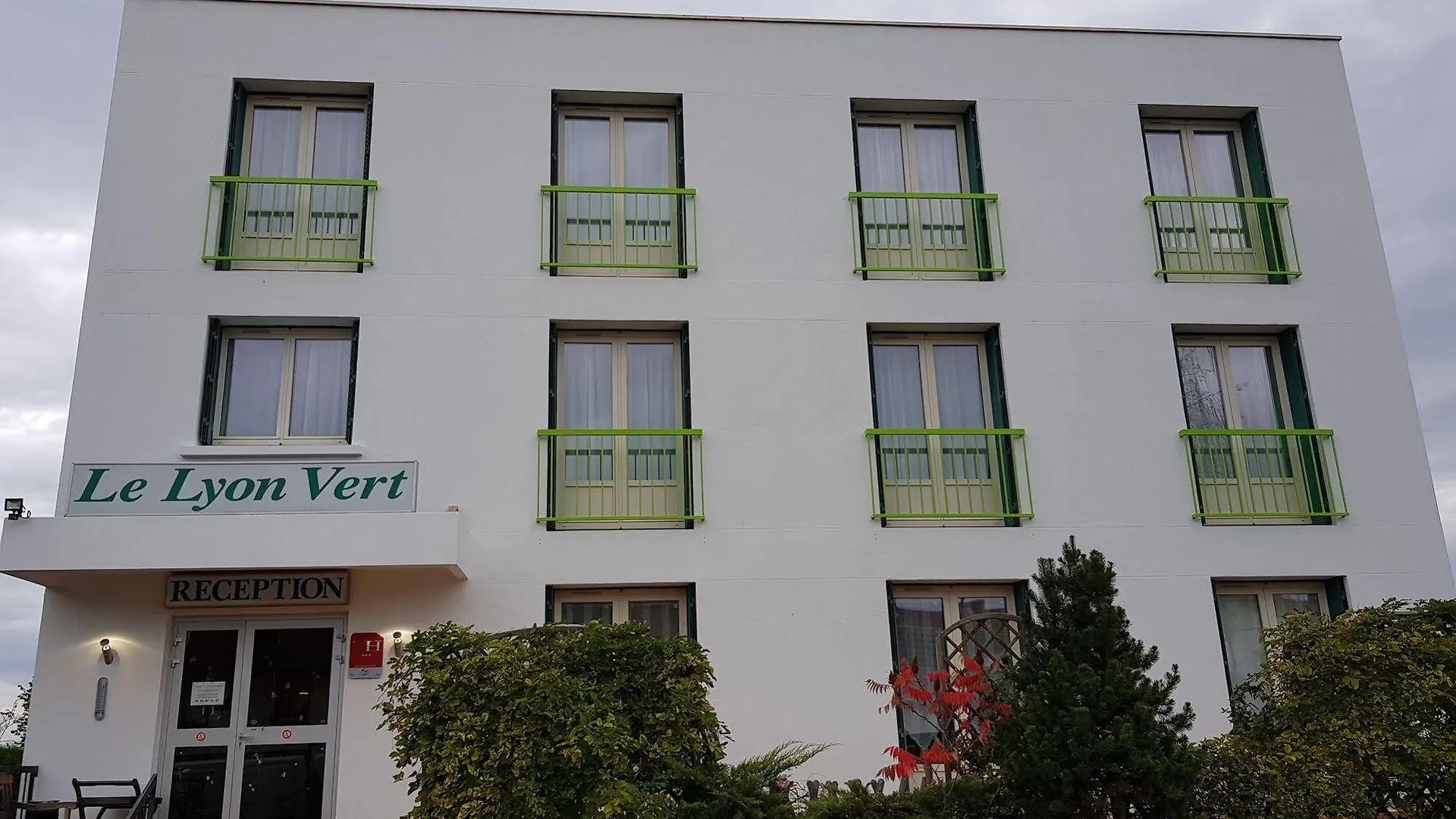 Le Lyon Vert Hotel Commentry 3*,